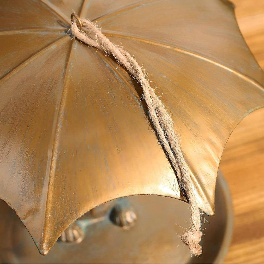 Creative Portable Umbrella Shaped Bird Feeder